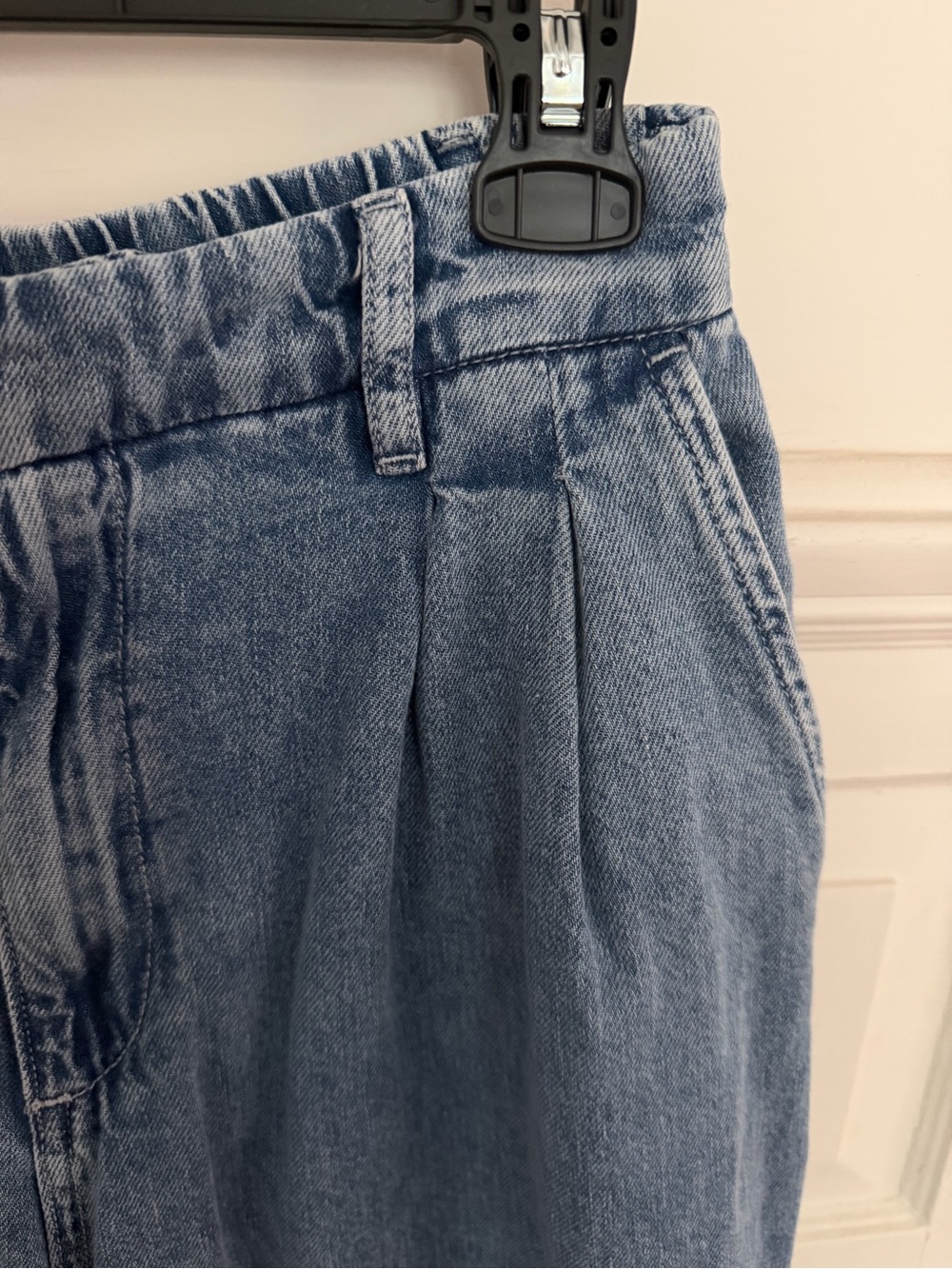 GAP Women's Wide-Leg Pleated Jeans - Light Blue - Picture 3 of 3